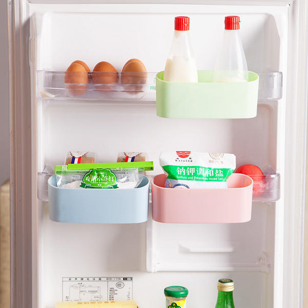 Refrigerator small storage basket