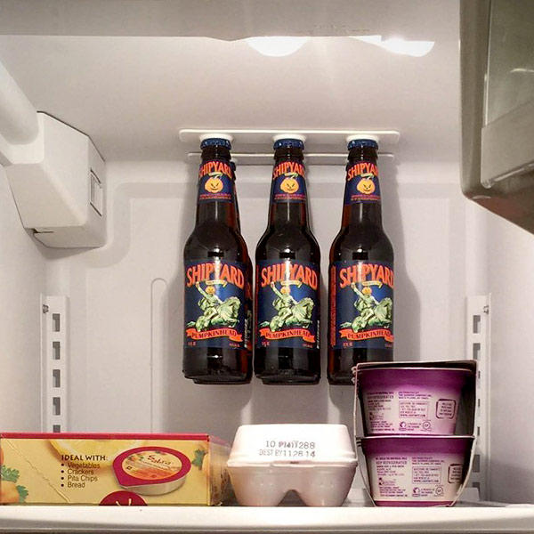 Refrigerator magnet beer bottle rack