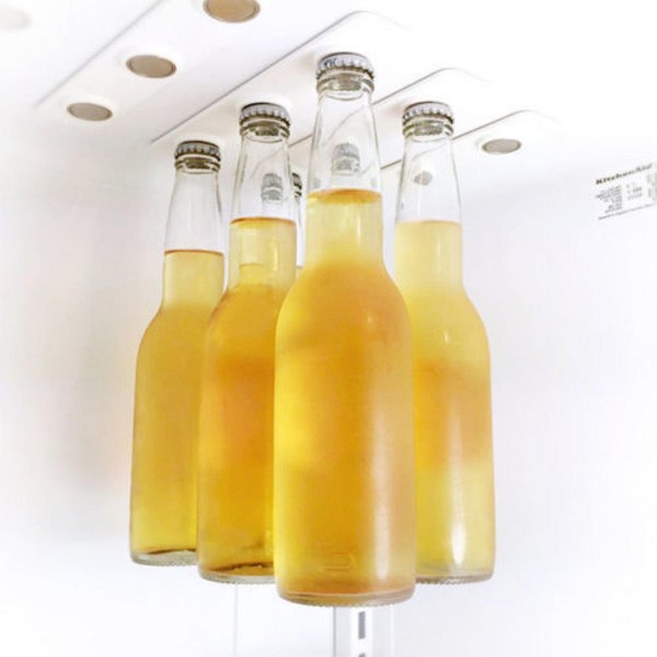 Magnetic bottle holder